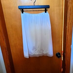VTG Van Raalte White Half Slip Medium 100% Nylon Waist 24-28 Length 23 Inches